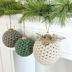 Crochet Pattern | Crochet Christmas Ball Ornament Pattern | Crochet Bauble Pattern | DIY Christmas Tree Decorations